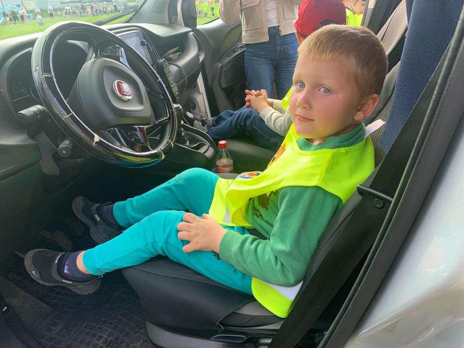 d21c1082 8014 4222 849f 0de174eeb1df